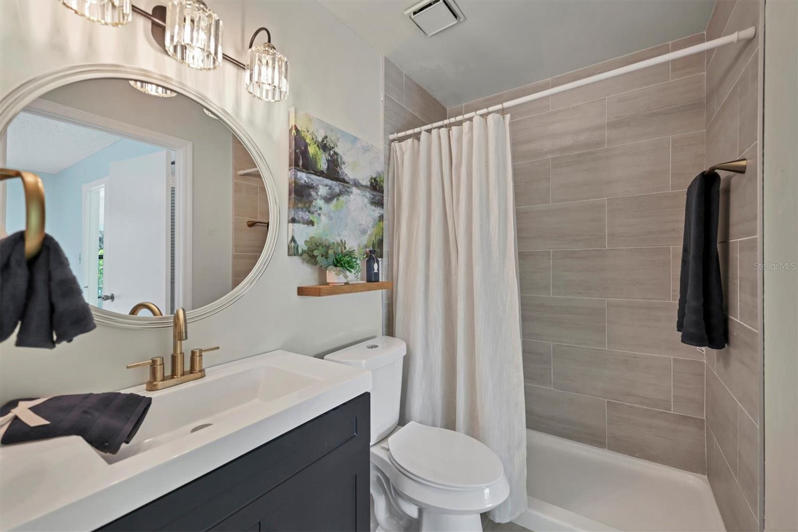 4020 Crockers Lake Boulevard 14