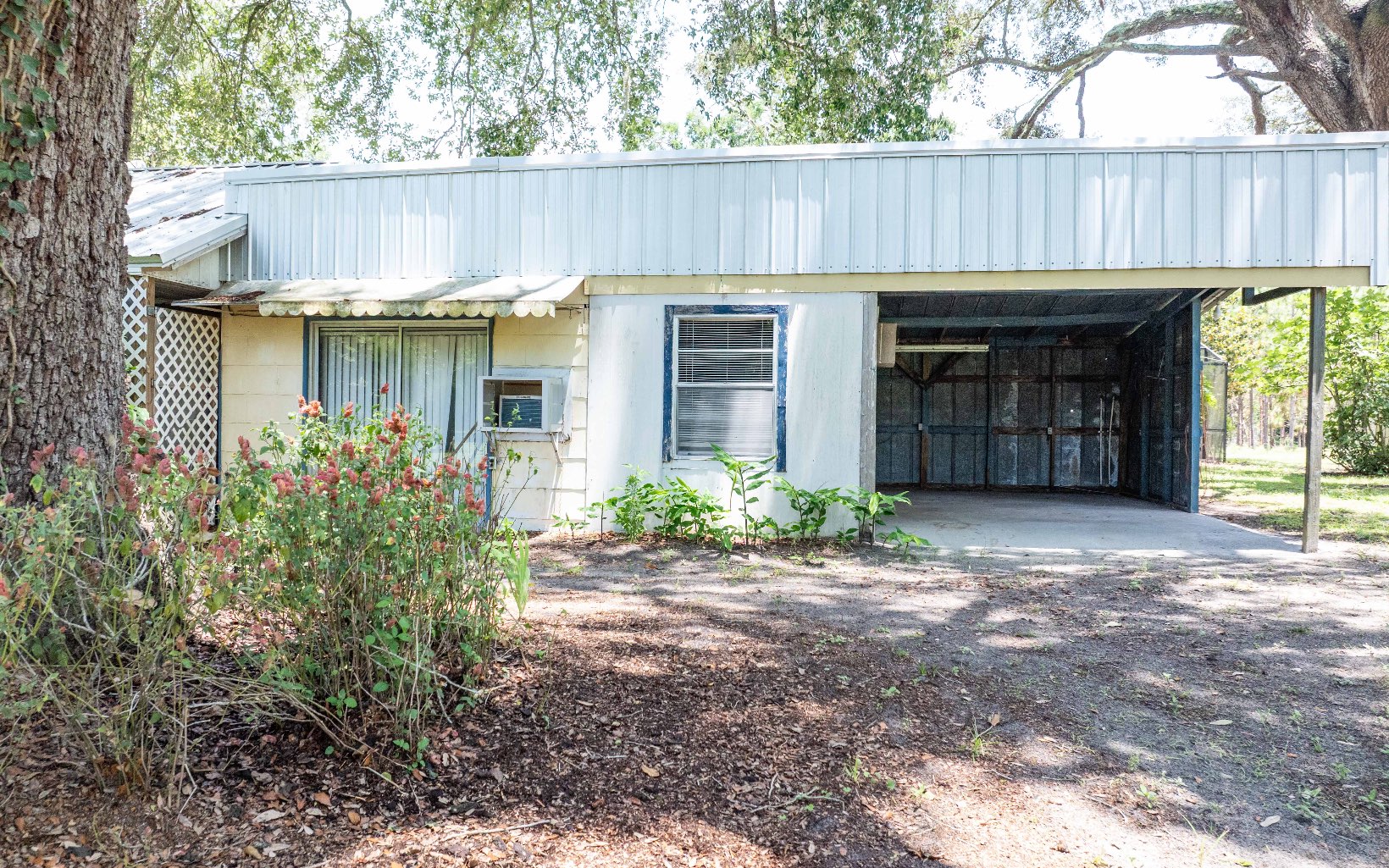 112 NE Rowan Rd