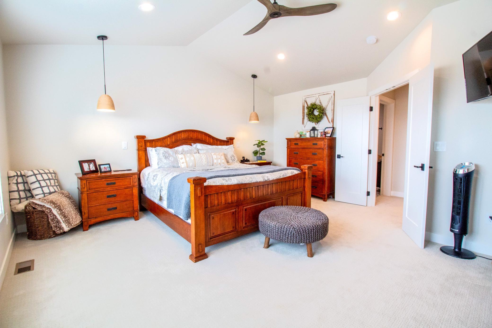 8825 Meadowlark Parkway