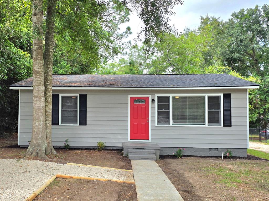 Nestled in the charming town of Thomasville, GA, this beautifully renovated 2-bedroom cottage is a perfect blend of modern convenience and timeless character. As you step inside, you'll be greeted by original hardwood floors that radiate warmth and history, enhancing the home's inviting atmosphere. The upgraded kitchen boasts new appliances and countertops. Both bedrooms offer ample natural light and cozy retreat spaces, while the updated bathroom features contemporary fixtures blended with vintage charm. Located just moments from downtown Thomasville's vibrant shops and restaurants, this cottage embodies small-town charm with easy access to city amenities. Whether you're a first-time homebuyer or seeking a peaceful getaway, this delightful property offers endless possibilities to create lasting memories. Don't miss your chance to own this captivating home in one of Georgia's most picturesque towns!