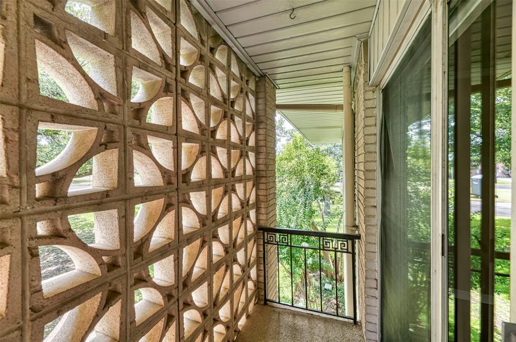 2301 Ridgmar Plaza 8