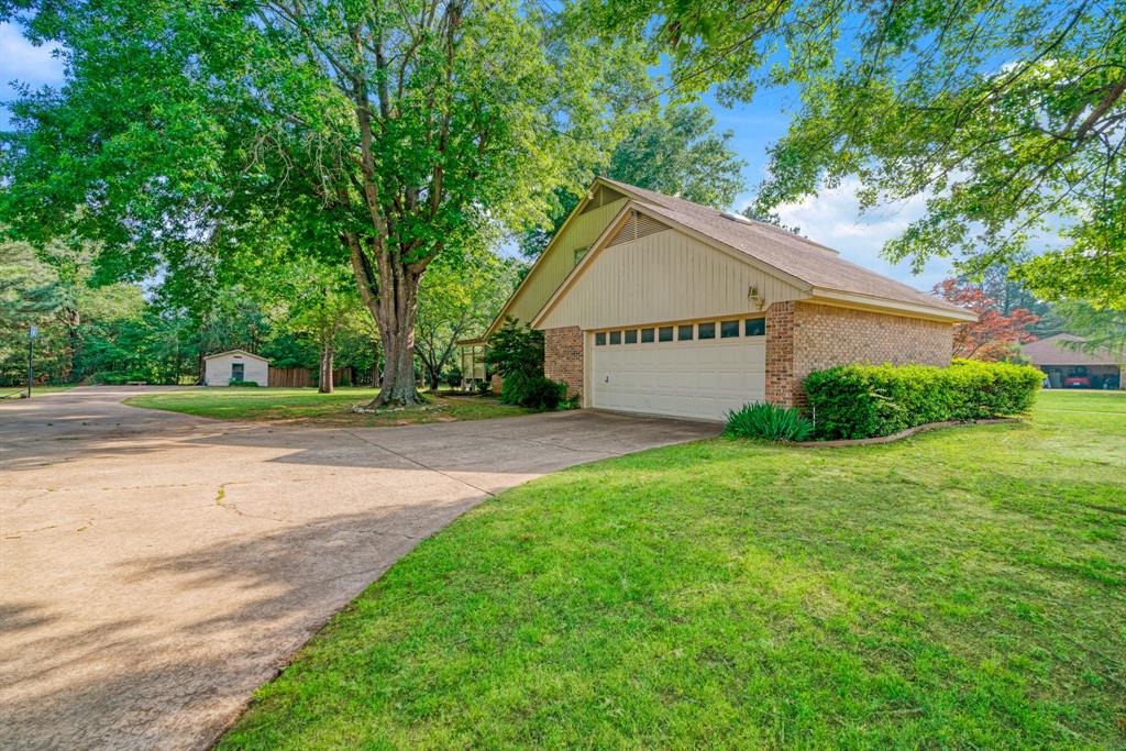 4110 Lakeshore Drive