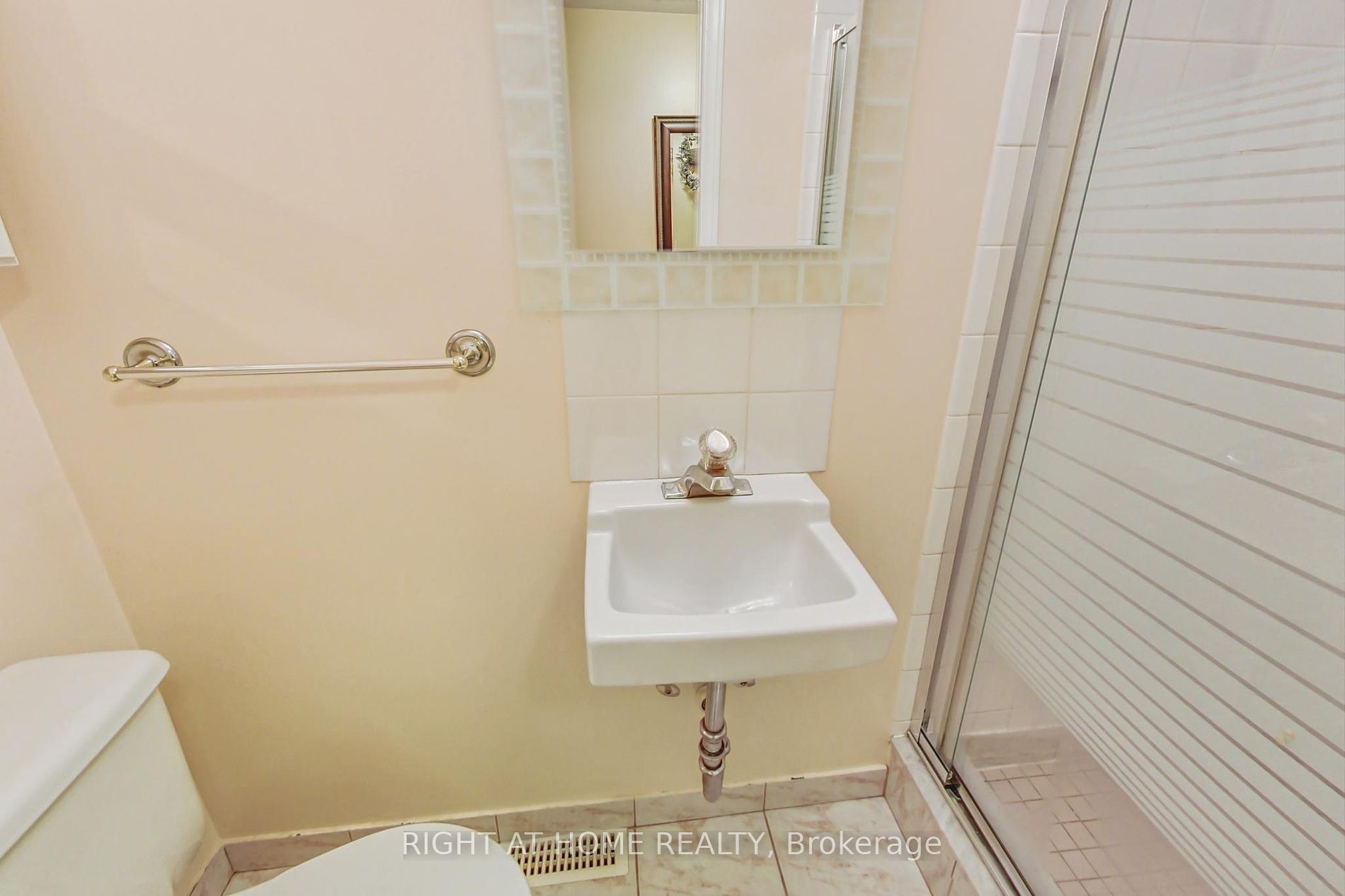 49 Harnworth Dr