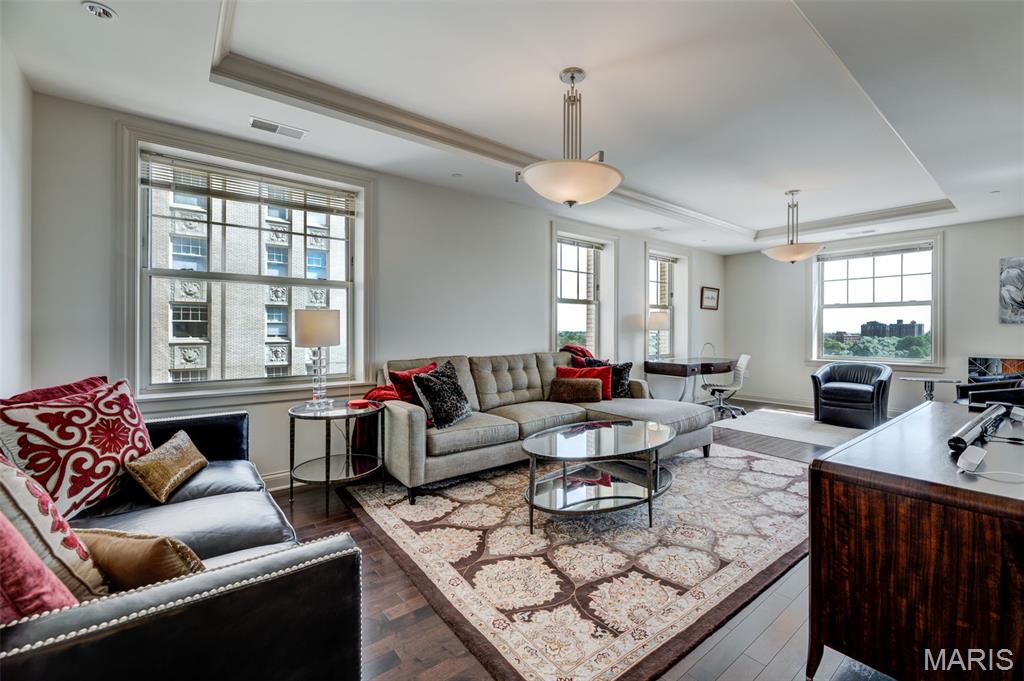 232 N Kingshighway Boulevard 1102