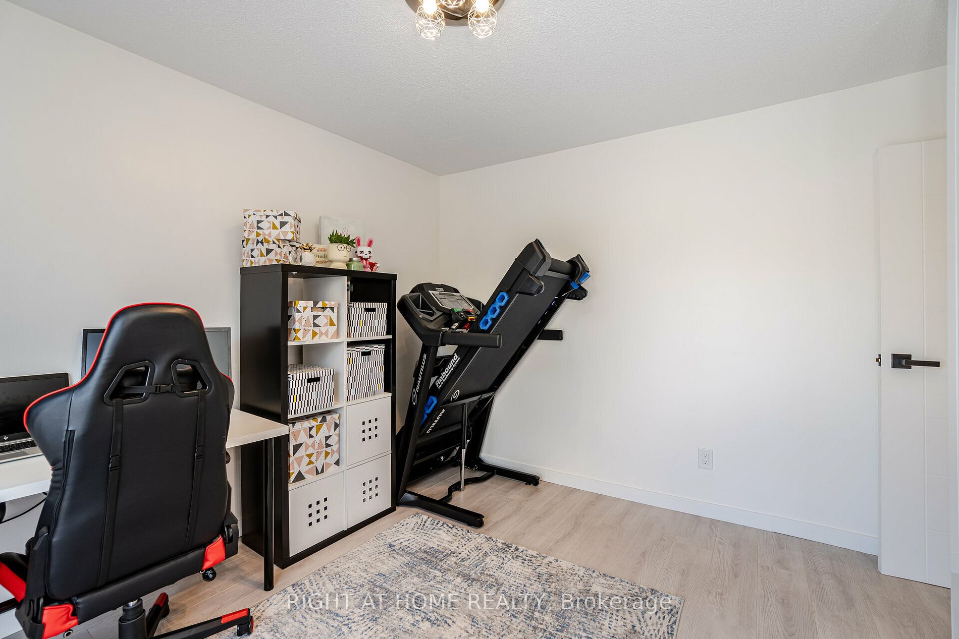 2120 E Rathburn Rd 72
