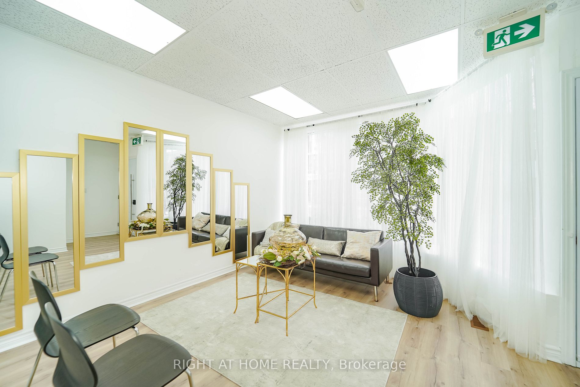 1092 Bathurst St