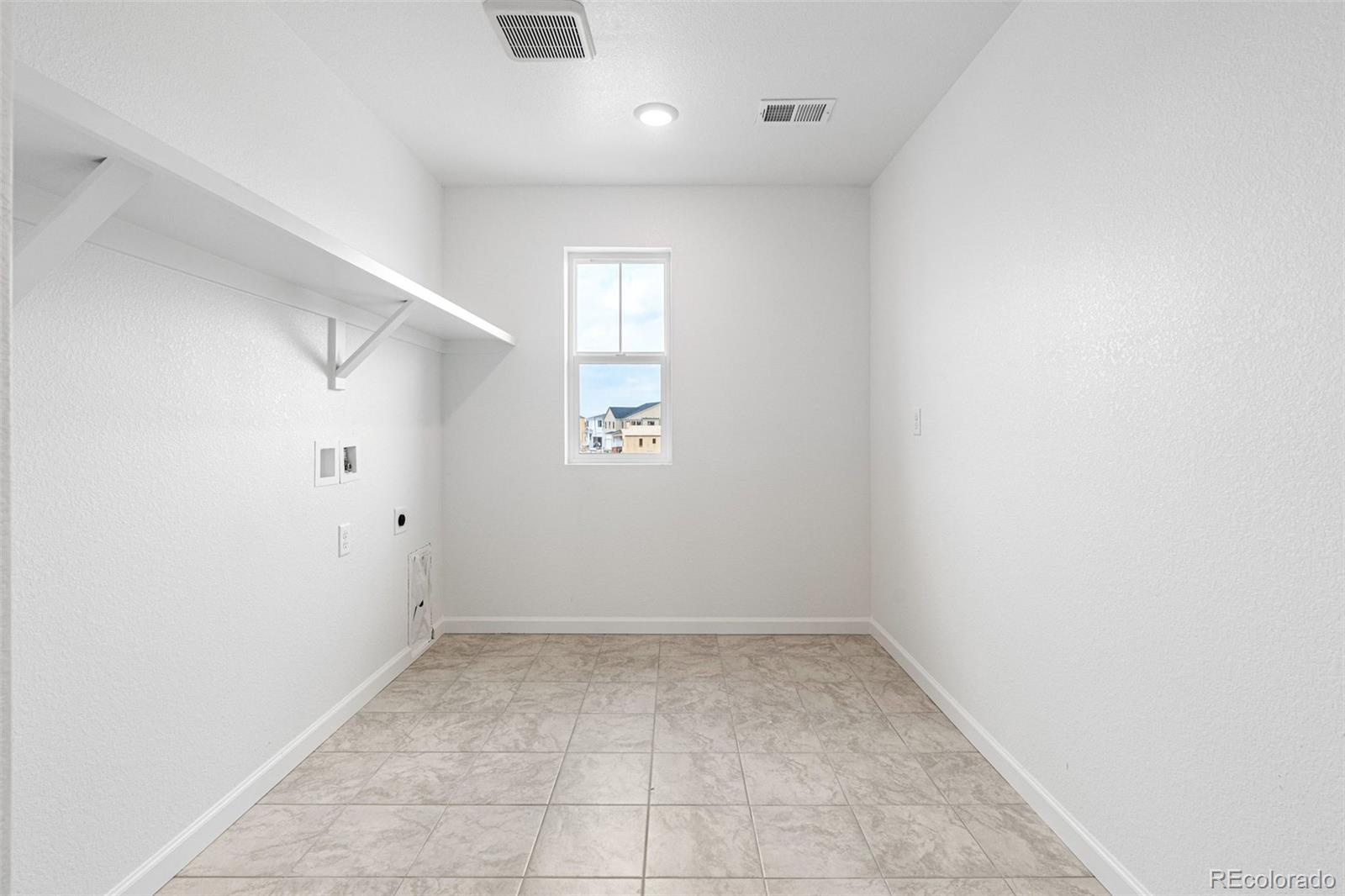 8852 Whiteclover Street