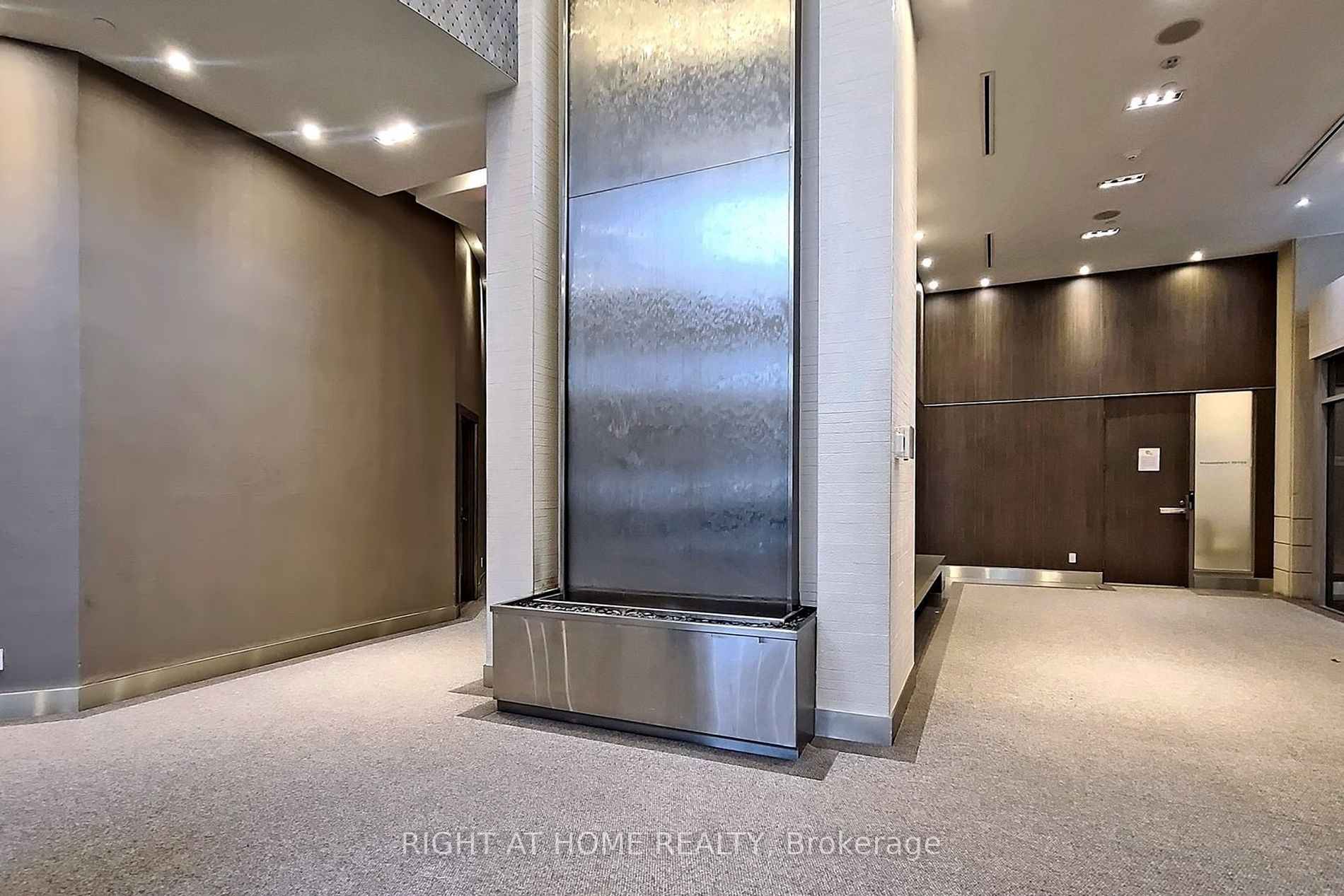 500 Sherbourne St 2402