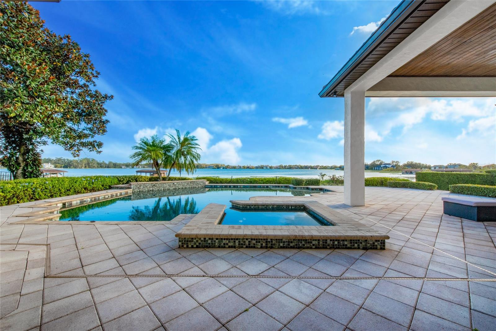 14616 Avenue Of The Rushes