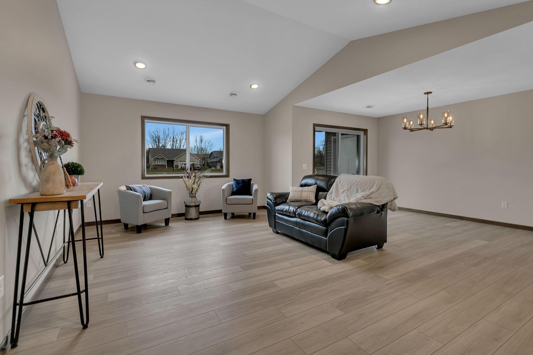 1701 Knottingham Drive