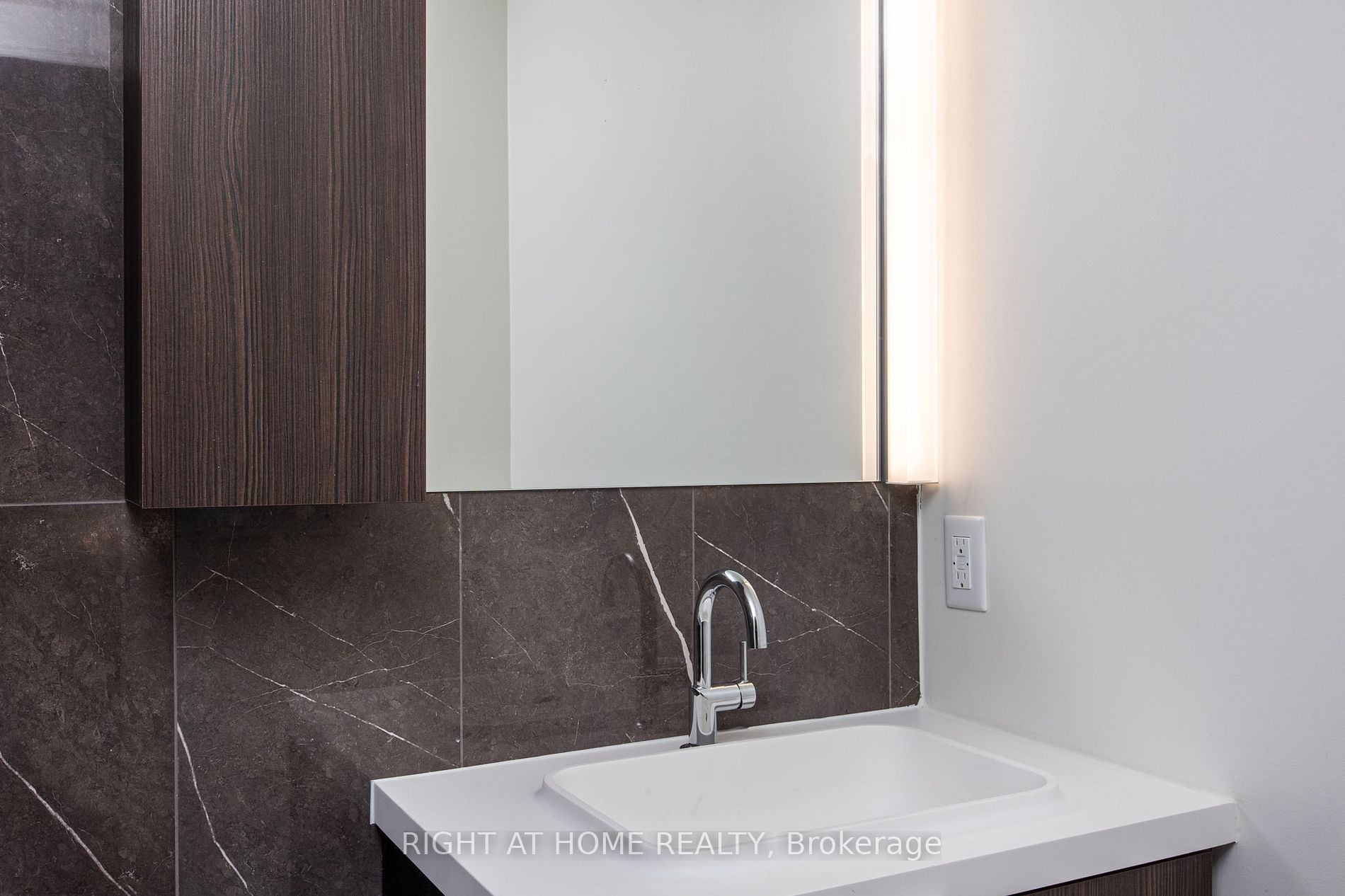 35 S Mercer St 2309