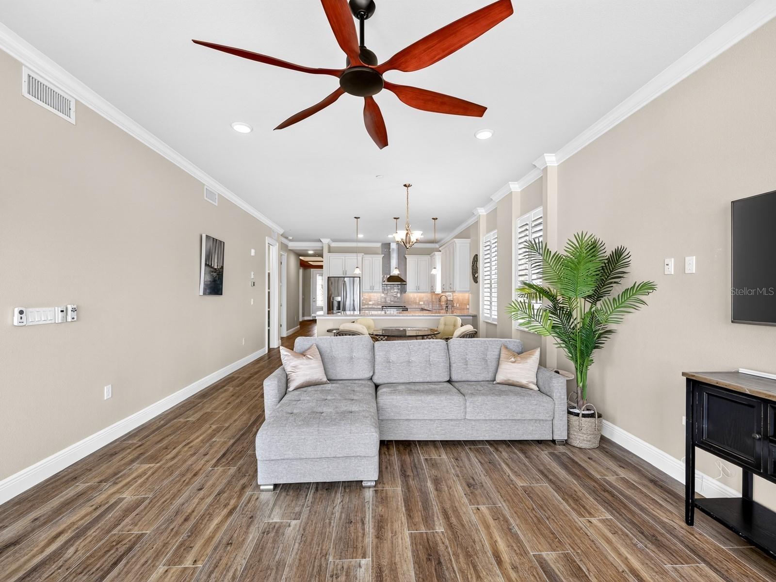 501 Tamiami Trail N 201