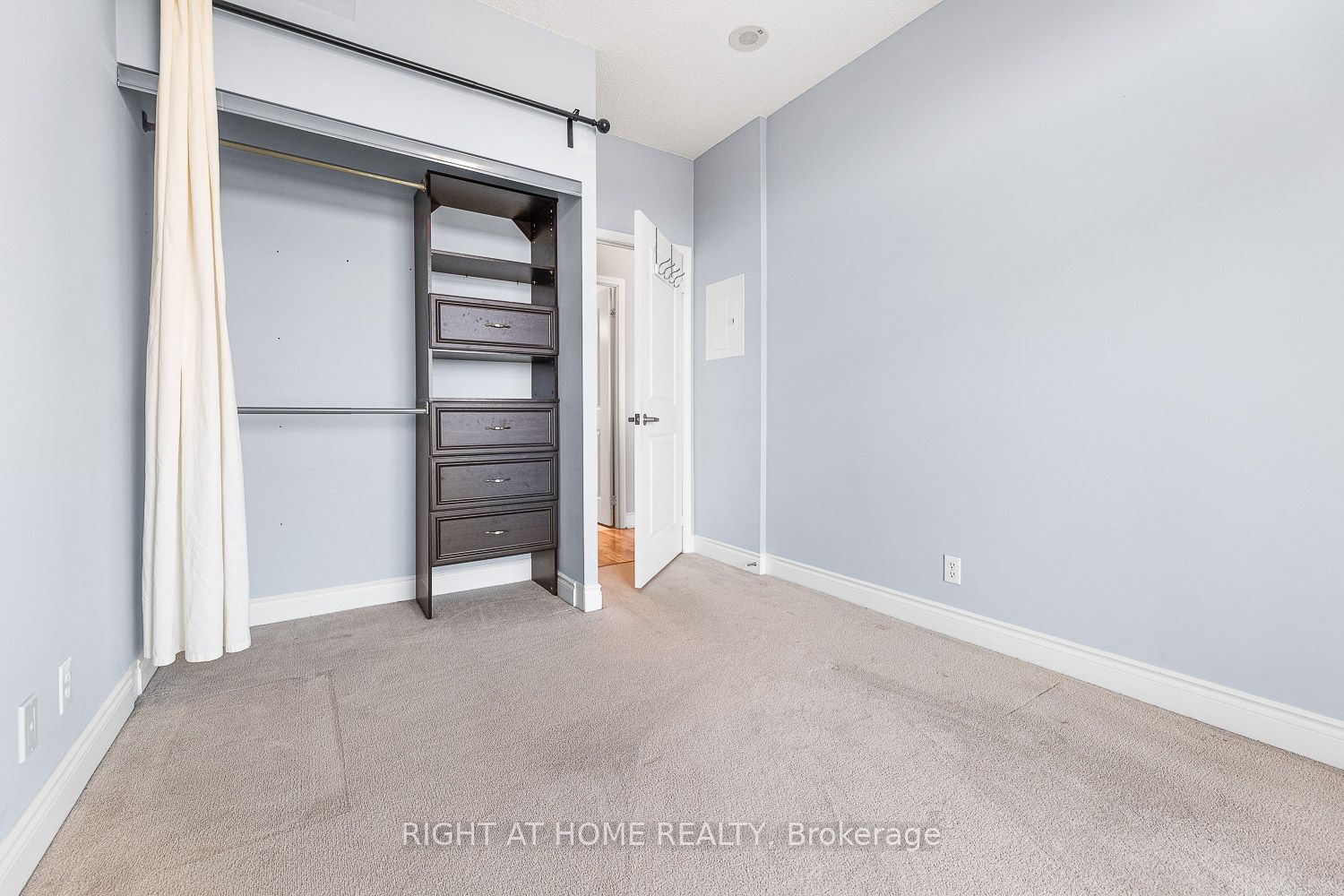 1900 W Lake Shore Blvd 1409