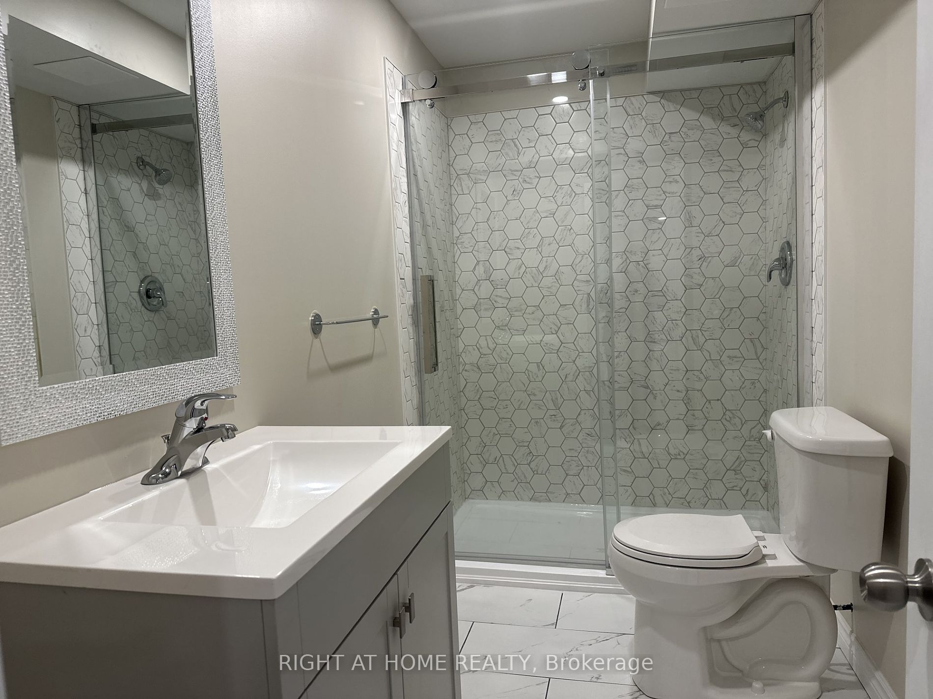 116 Hurst Dr