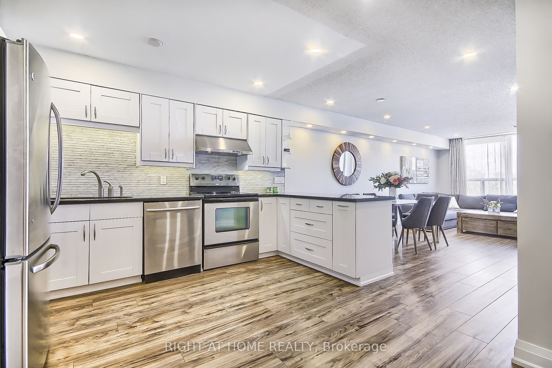 955 E O'connor Dr Ph7