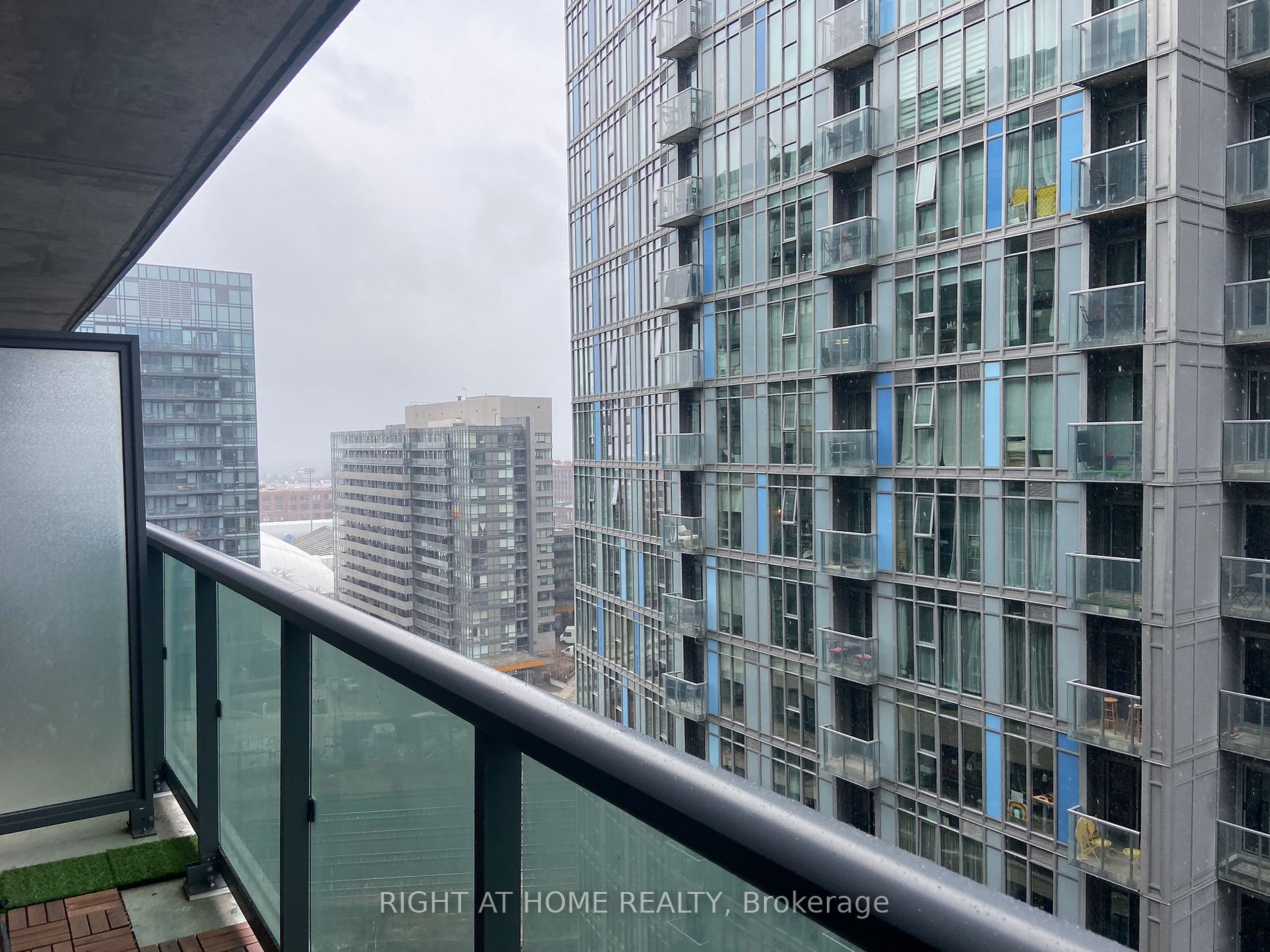 36 Lisgar St 1617