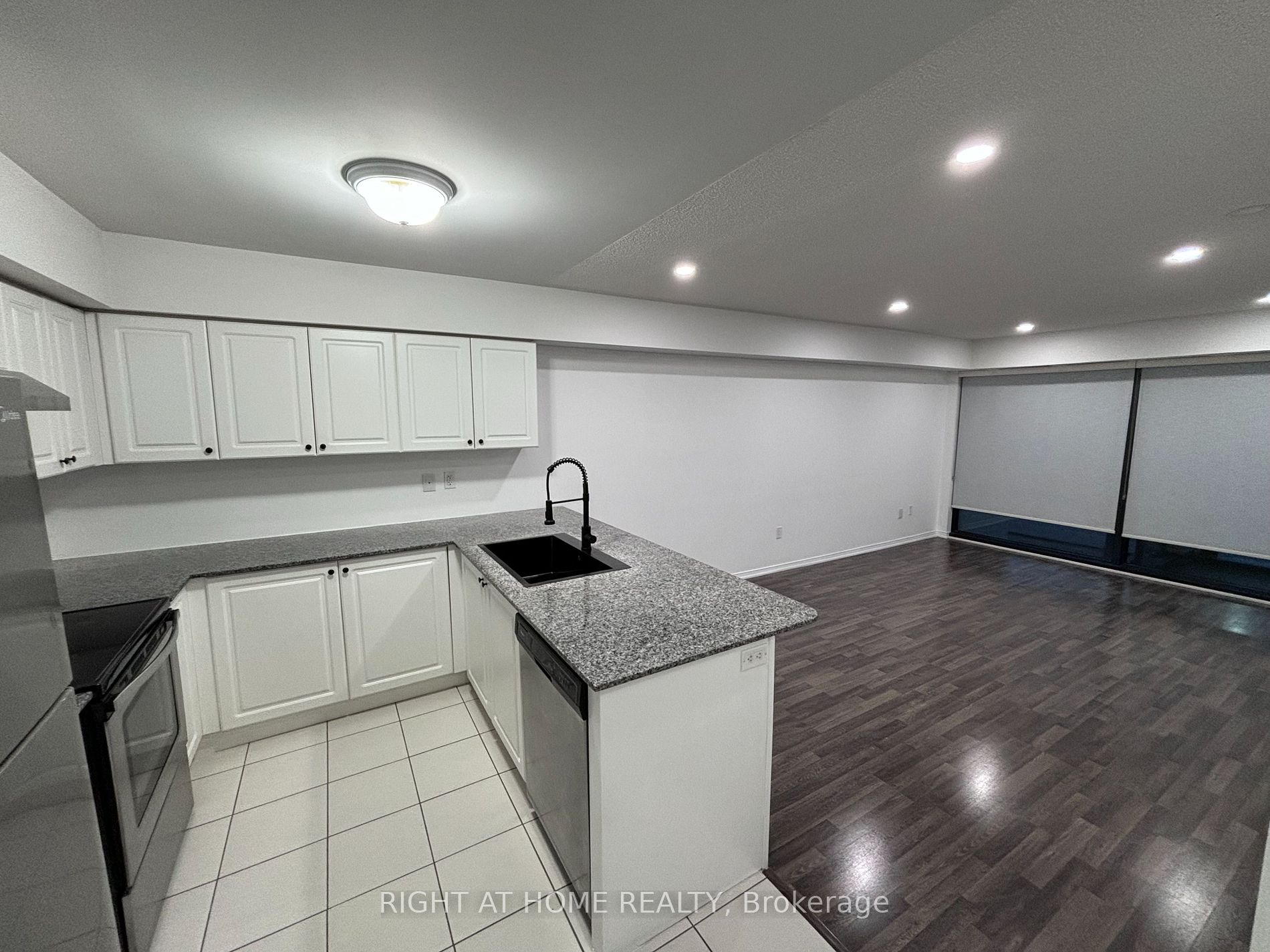 138 Widdecombe Hill Blvd 707