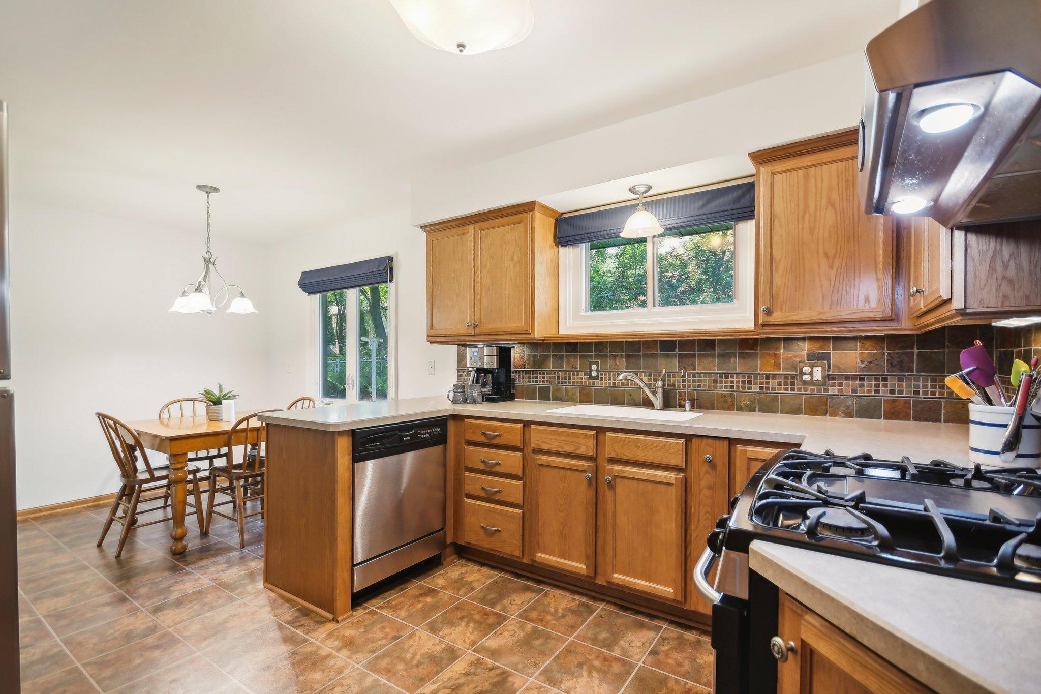 5445 Lakeview Avenue