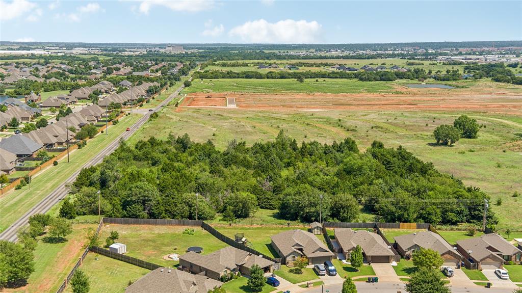 5 Acres (MOL) in the Oklahoma City limits. Located near major Highways and Turnpikes, Shopping, Schools, Retail shopping, Restaurants and Medical Facilities.