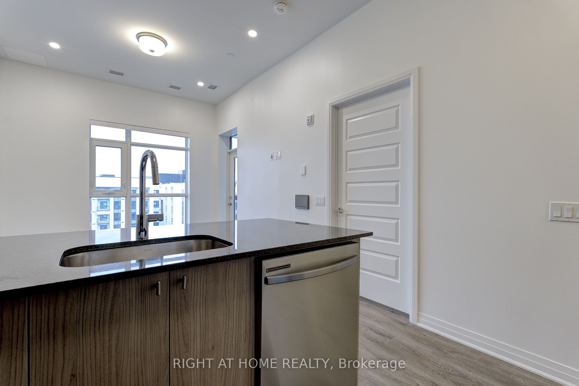 460 Gordon Ave 610