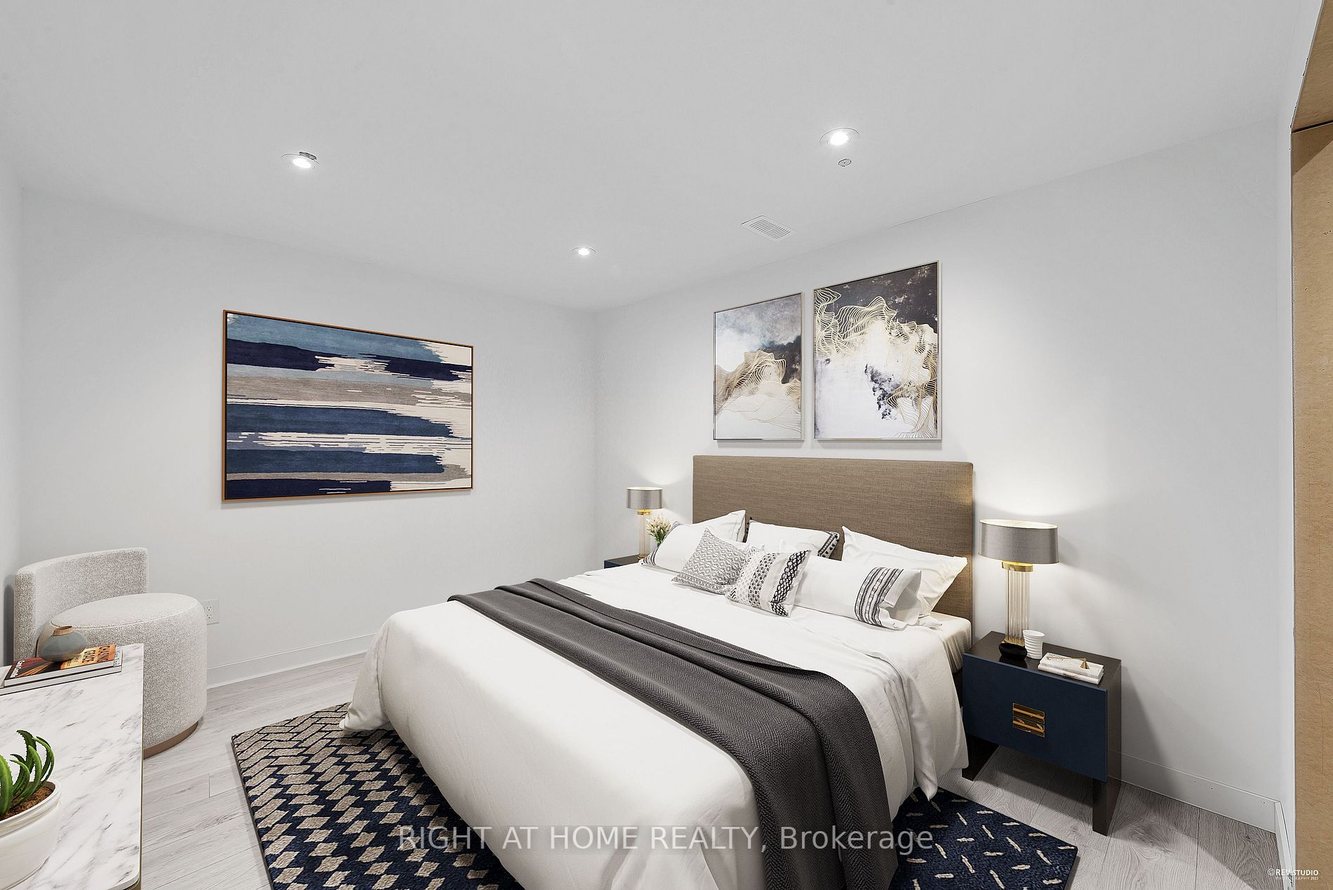 130 Mcfarlane Cres