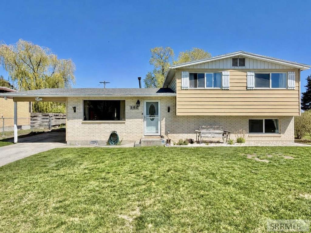 560 Lena Lane