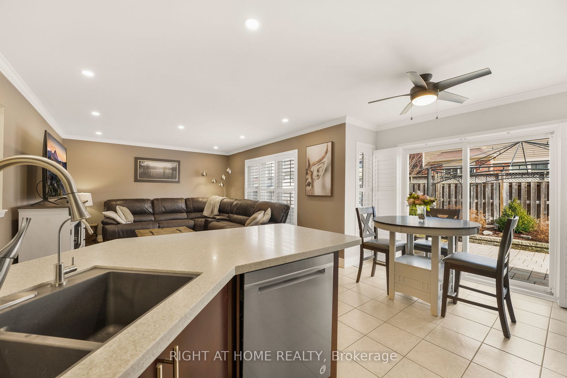 177 Holland Circ