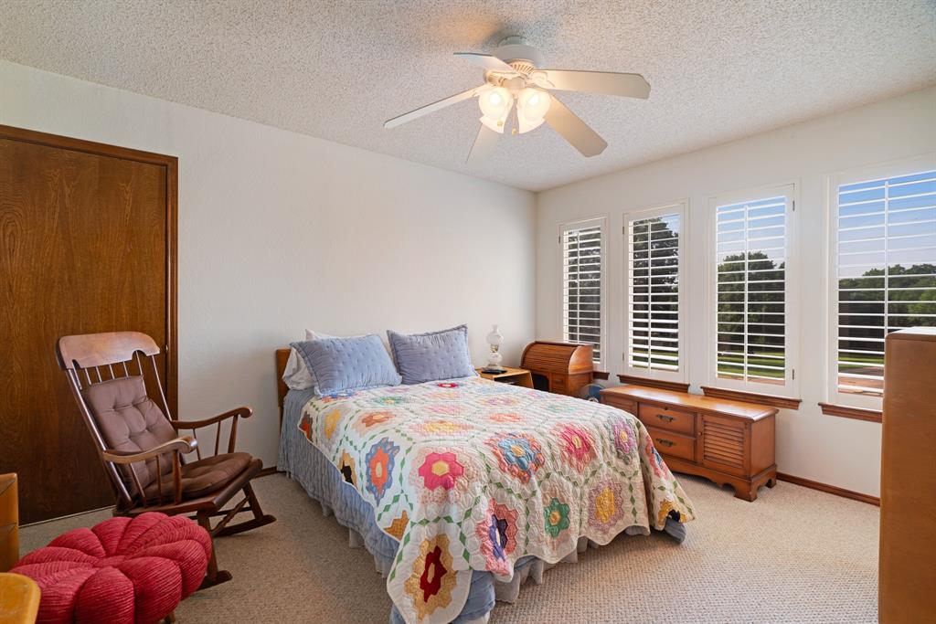 4110 Lakeshore Drive