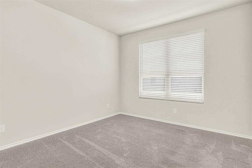 949 Ravenwood Lane