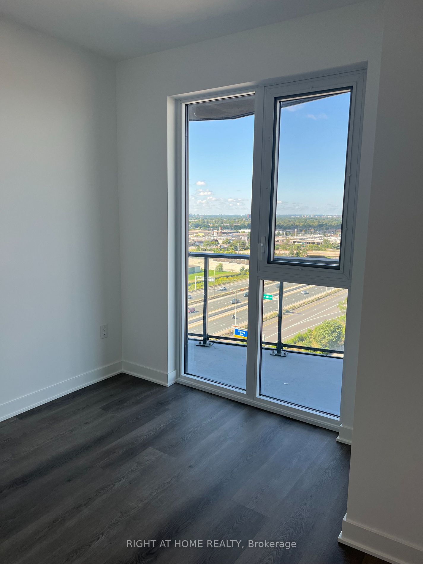 36 Zorra St 2303