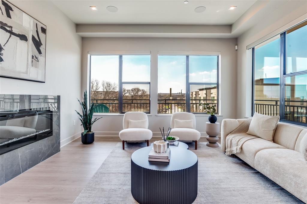 1900 S Ervay Street 307