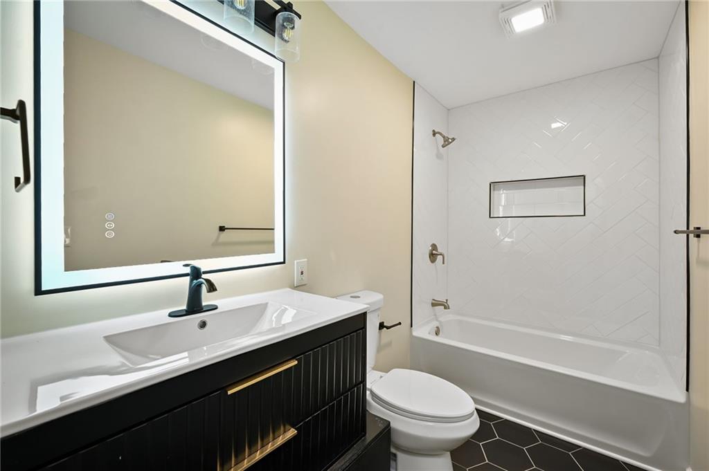 8032 Ne San Rafael Drive