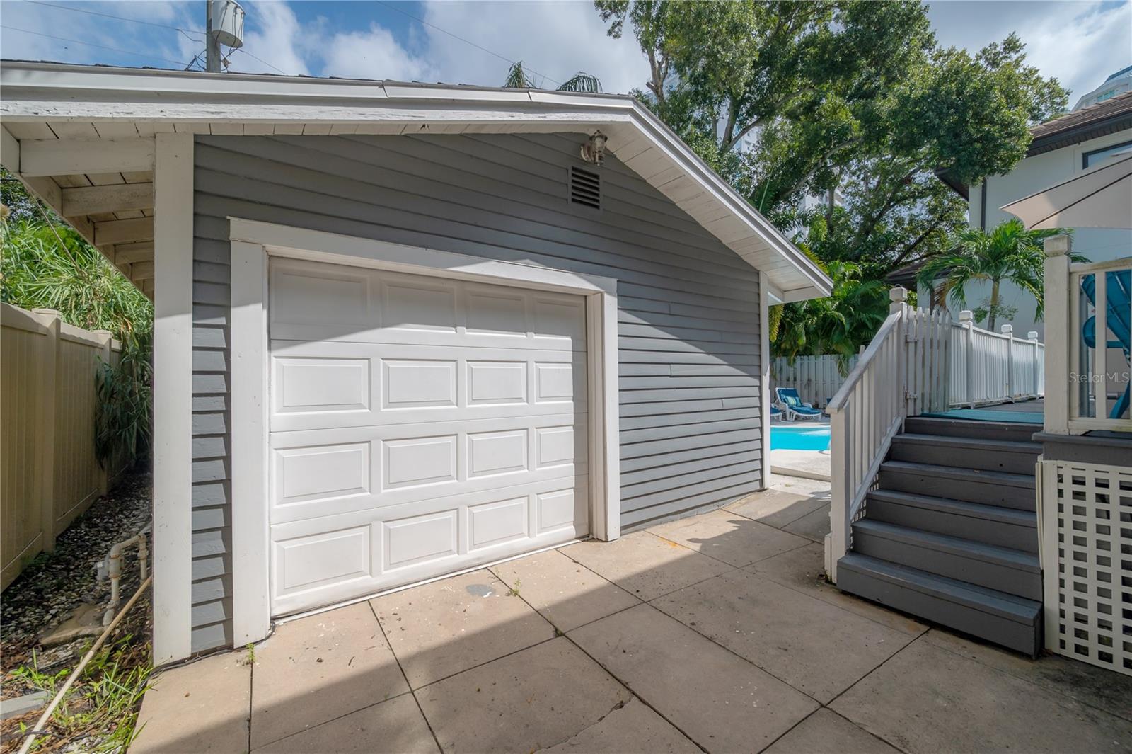 2921 W El Prado Boulevard