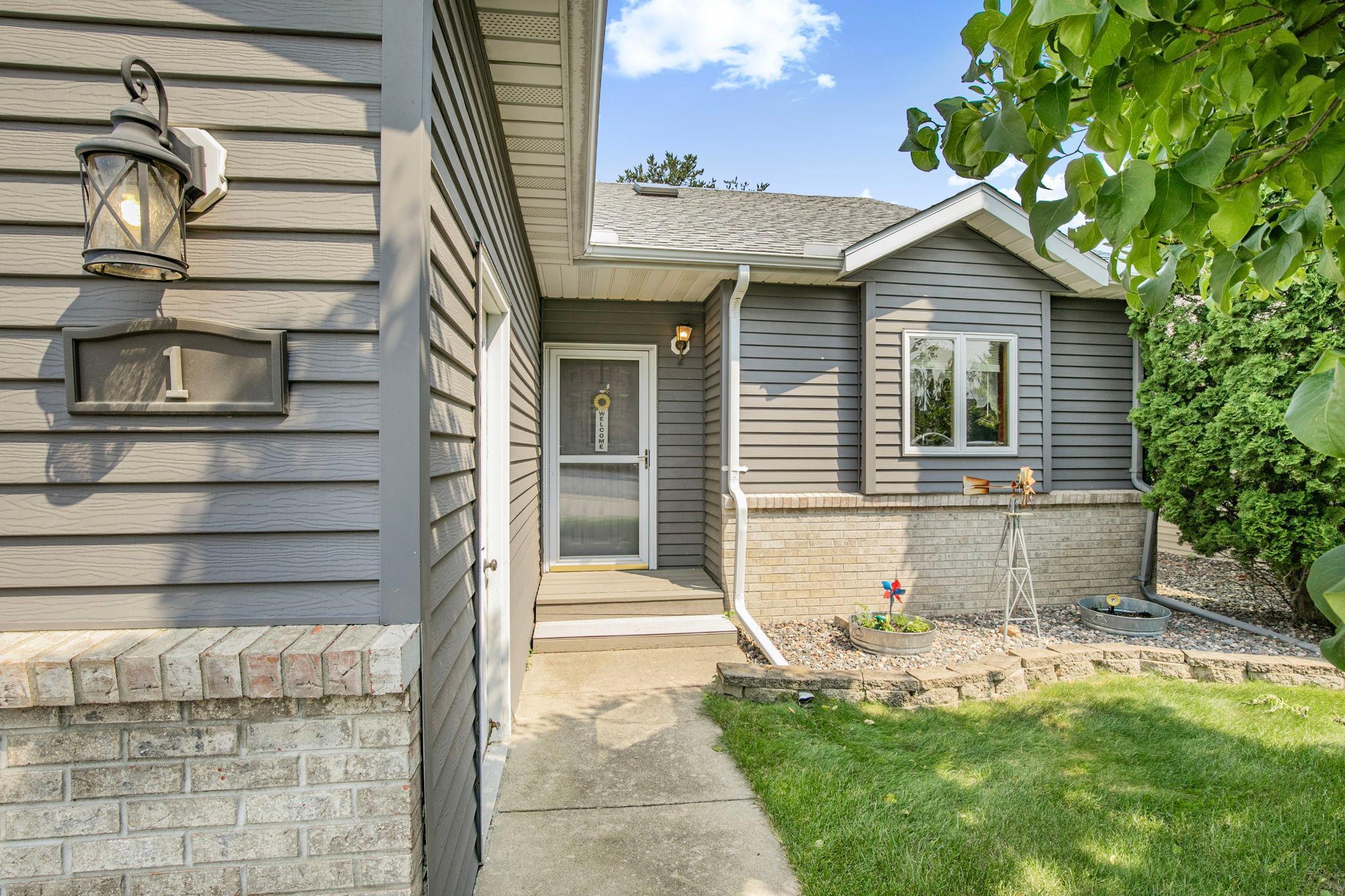 1 Pine Tree Court