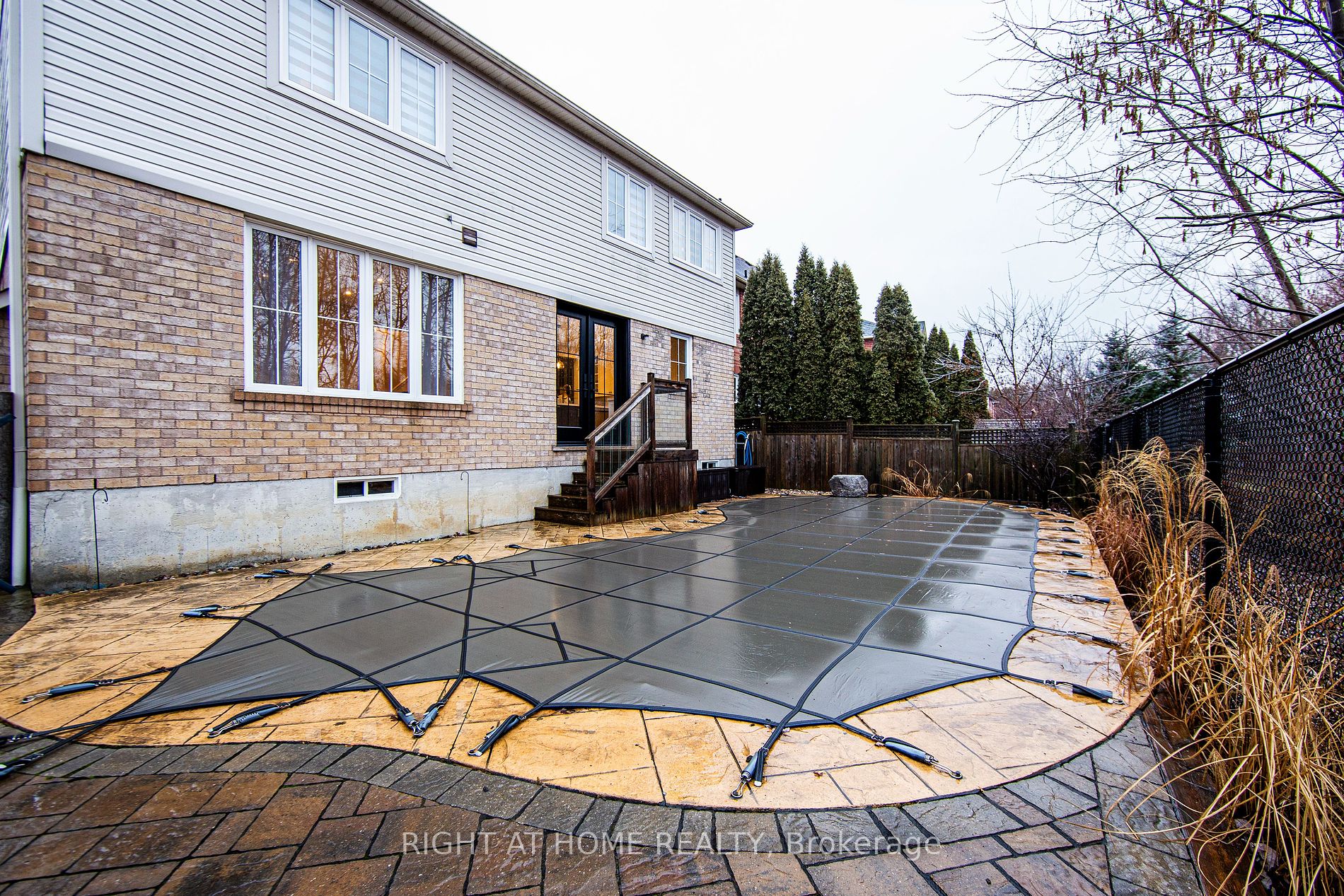 10 Little Rouge Circ