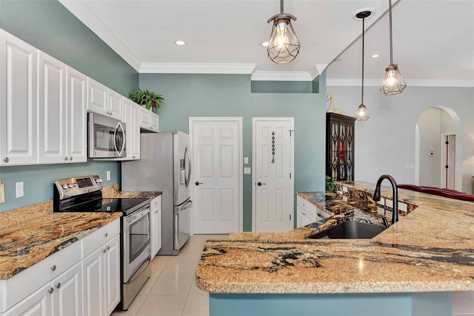 13335 Golf Pointe Drive