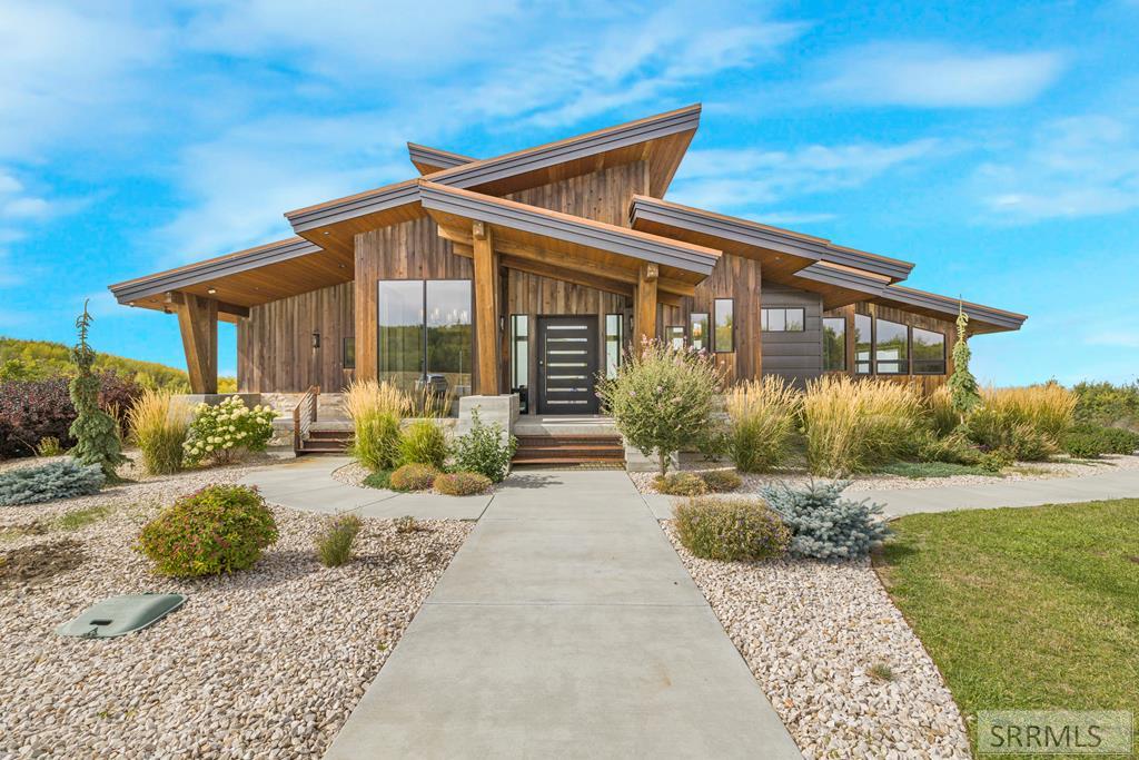 10465 Bluebird Road