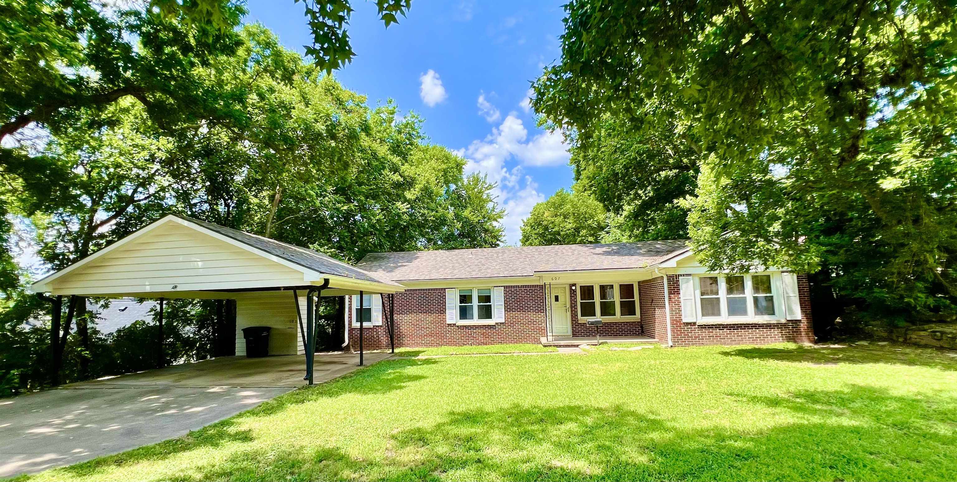 607 N 9th