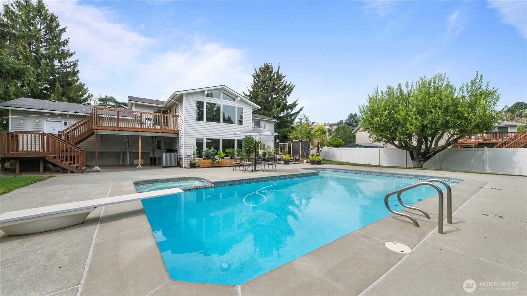 164 Hills West Way