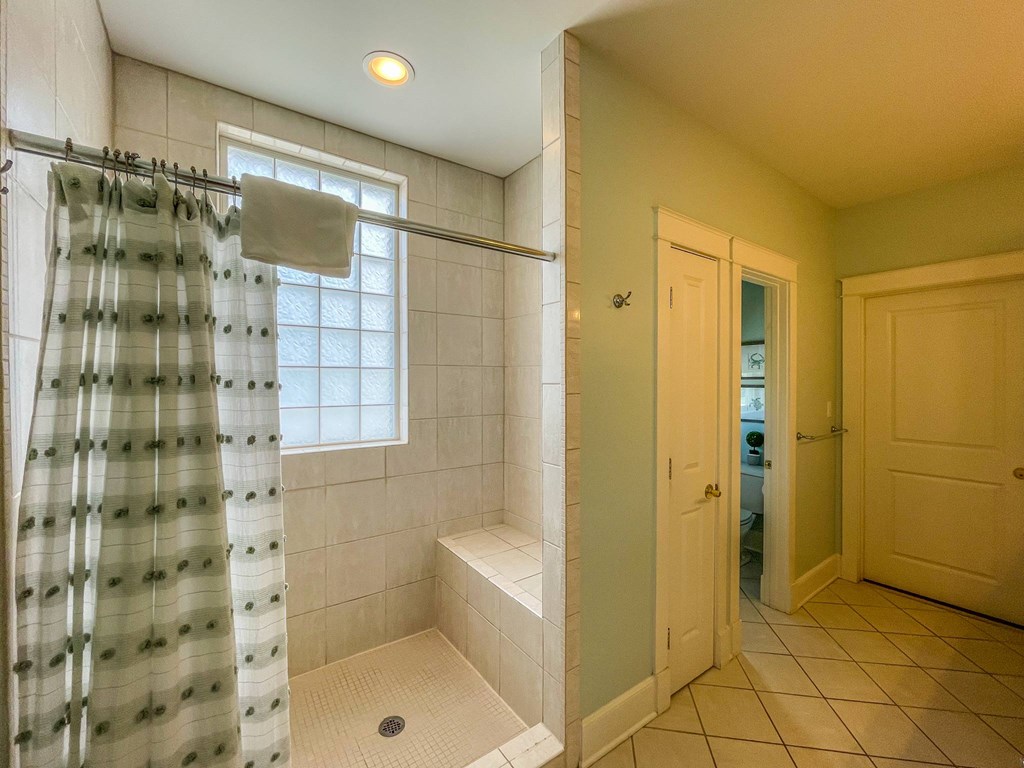 168 Sunset Blvd 65