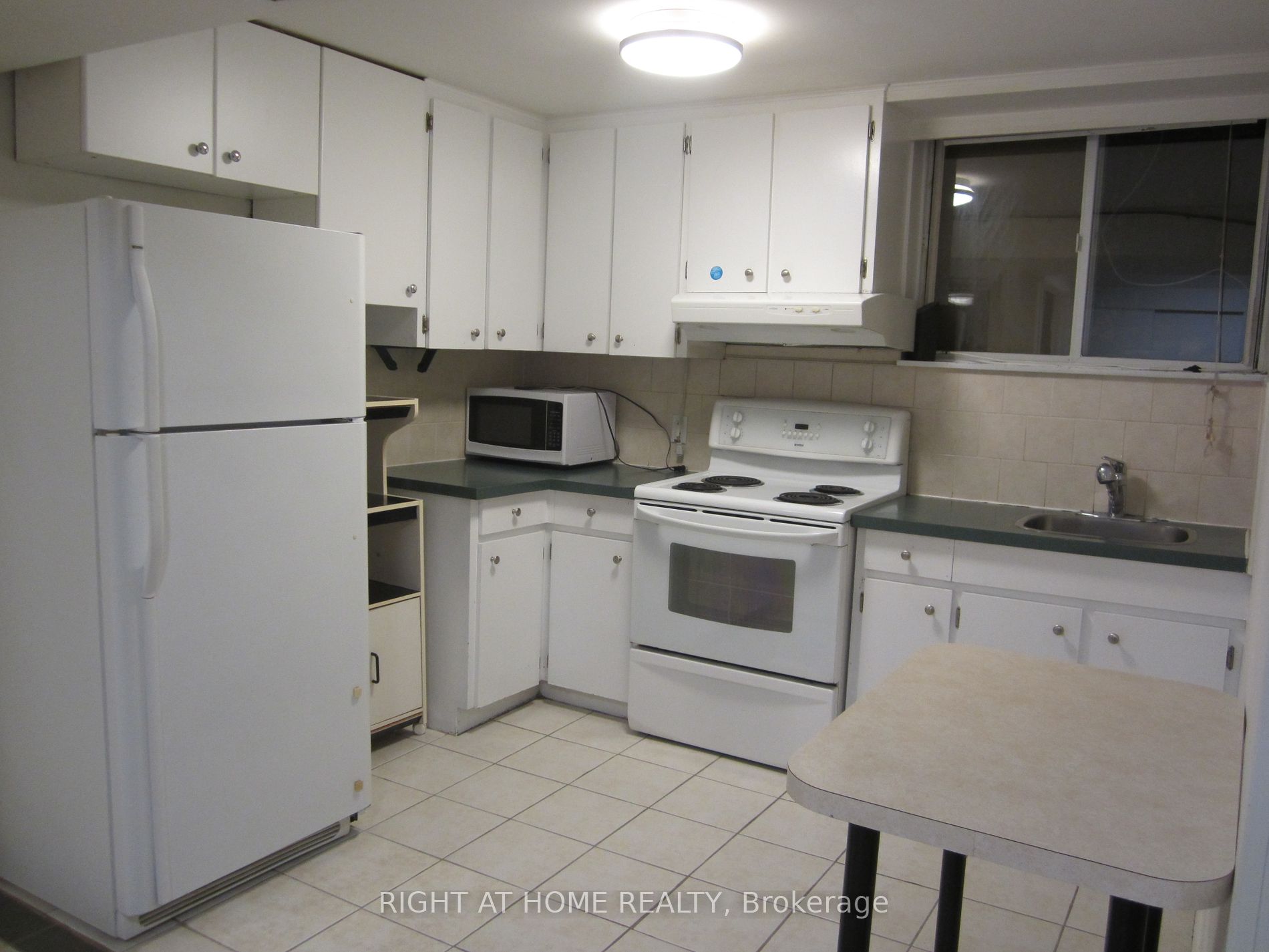 289 Churchill Ave Bsmnt