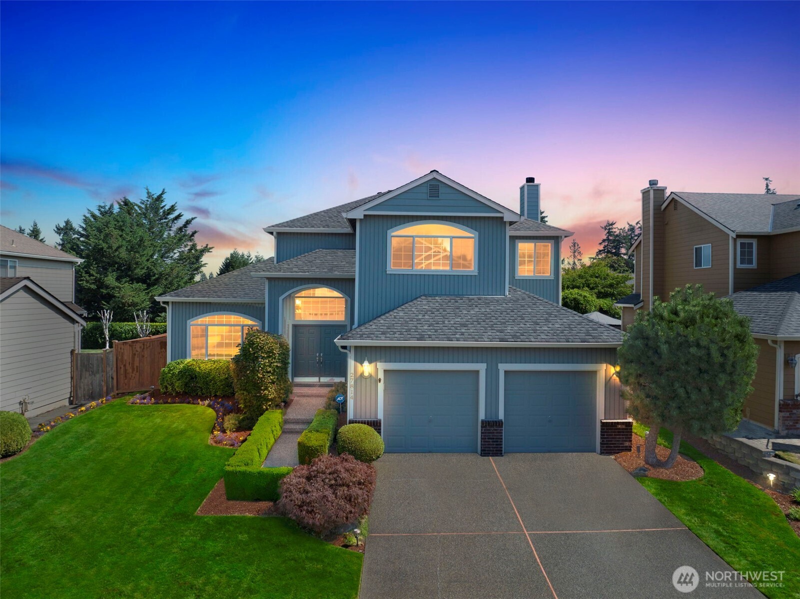 Beautifully maintained 4-bedroom, 2.5-bath home in the desirable Horizon Crest community, just minutes from Lake Meridian! This 1,990 sq ft home features an open floor plan with vaulted ceilings and abundant natural light. The kitchen offers granite countertops, stainless steel appliances, and plenty of storage, flowing seamlessly into the family room with a cozy gas fireplace. Upstairs, the primary suite includes a walk-in closet and private bath. Enjoy a fully fenced backyard, ideal for BBQs or play, plus an attached 2-car garage. Conveniently located near parks, schools, shopping, dining, and commuter routes.