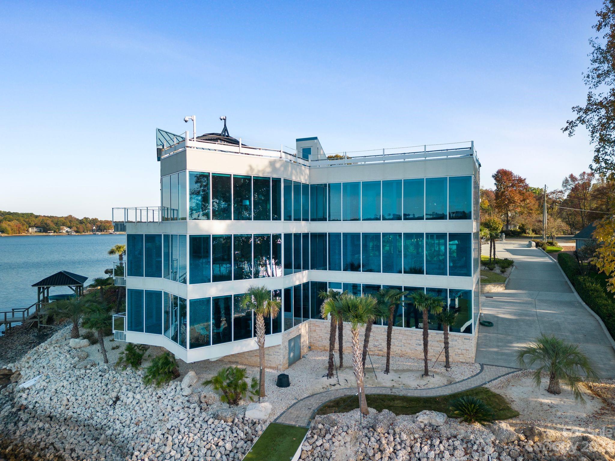 8776 Harbor Circle