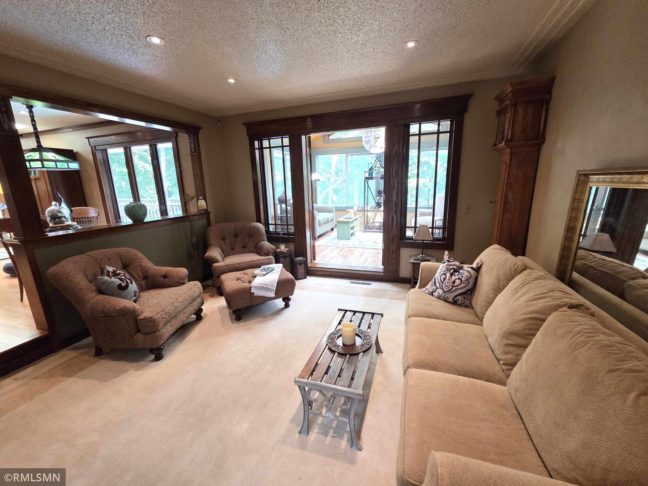 13060 Oakview Lane N
