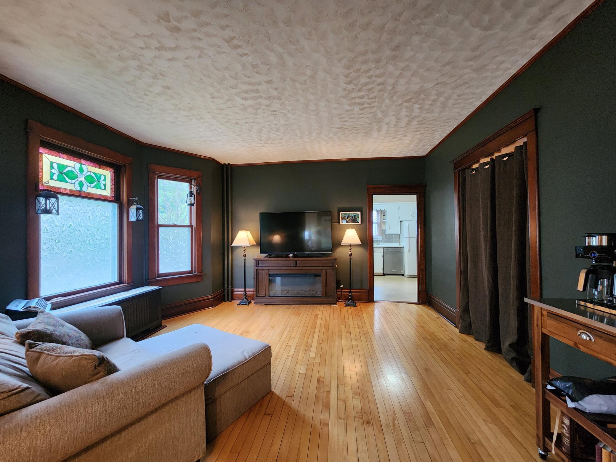 737 West Avenue