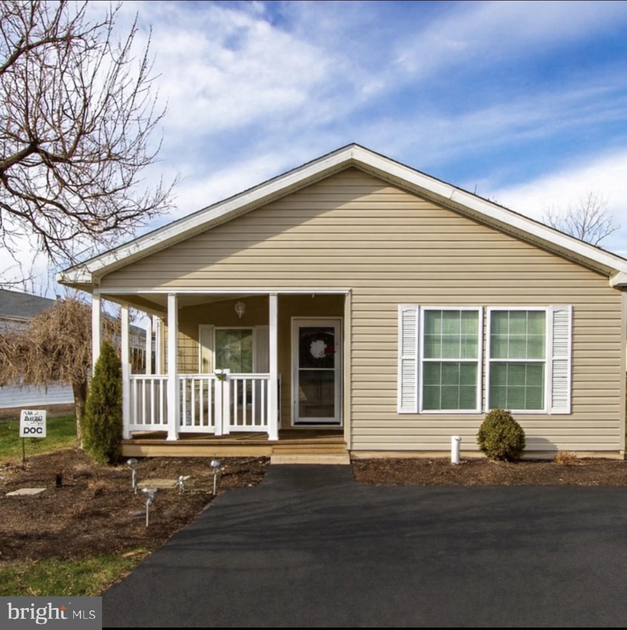 303 Carver Ln  