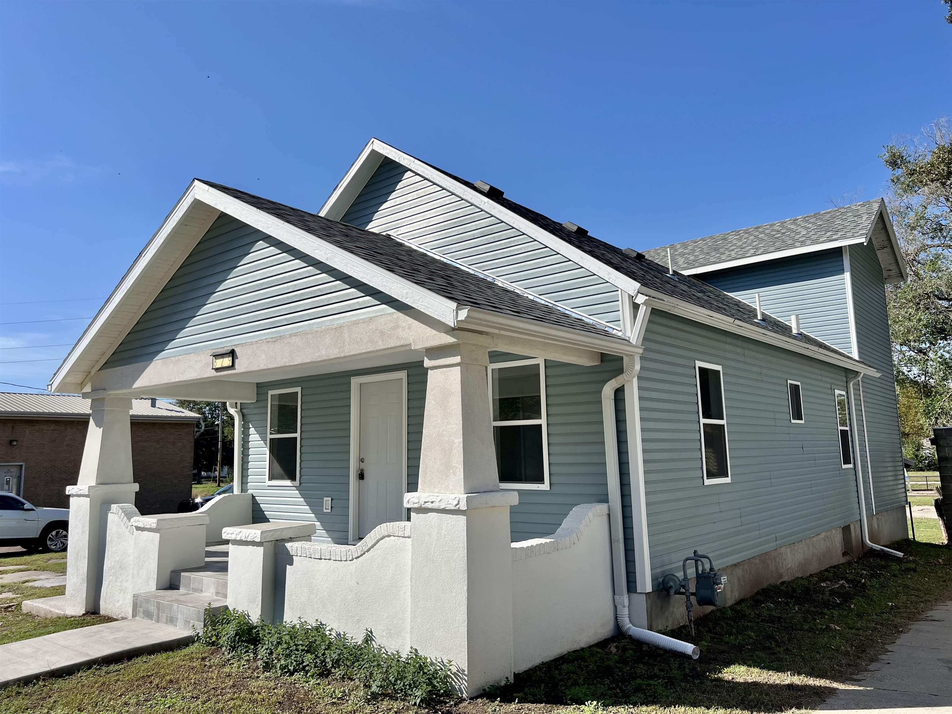 829 S Summit