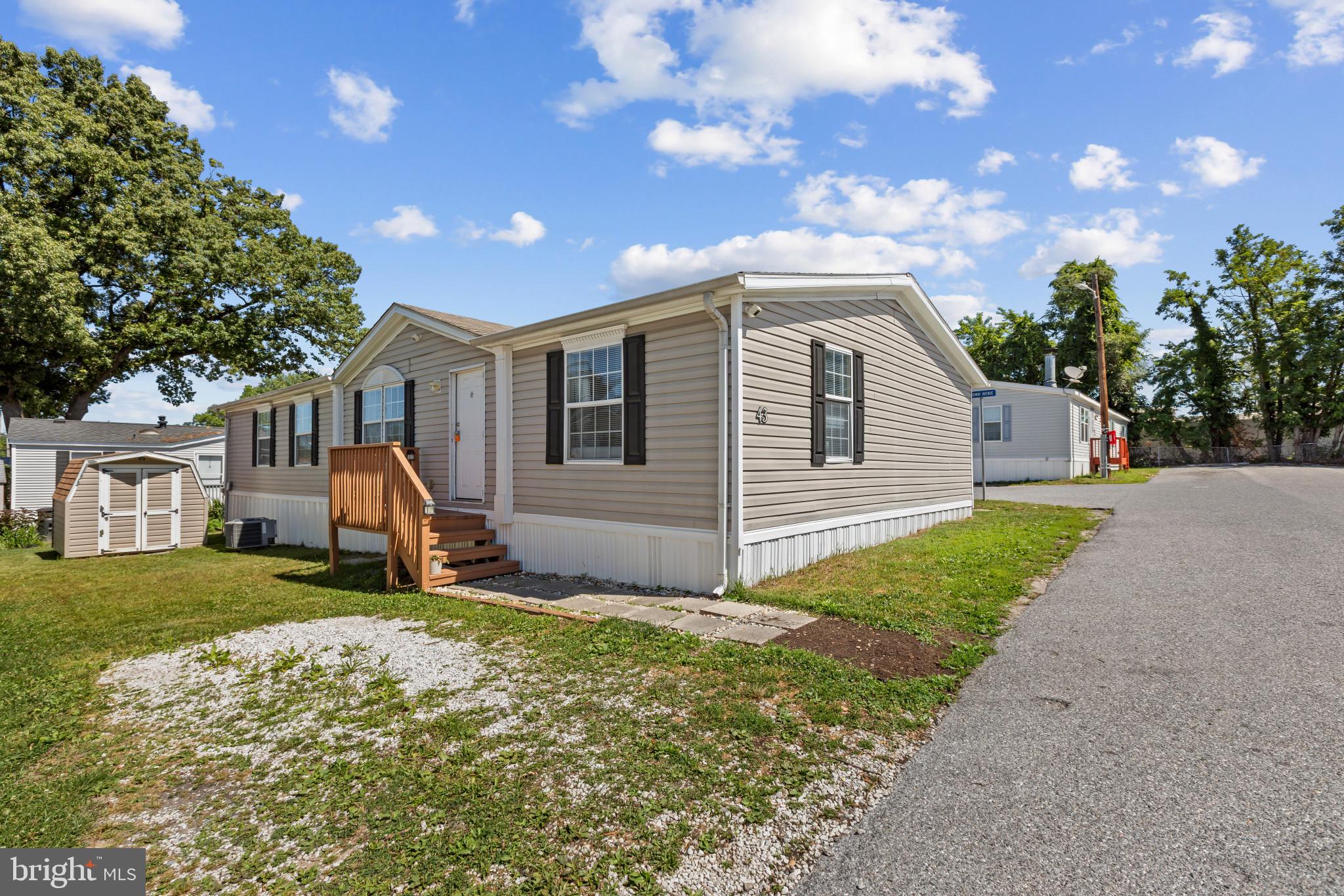 43 Midway Ave  