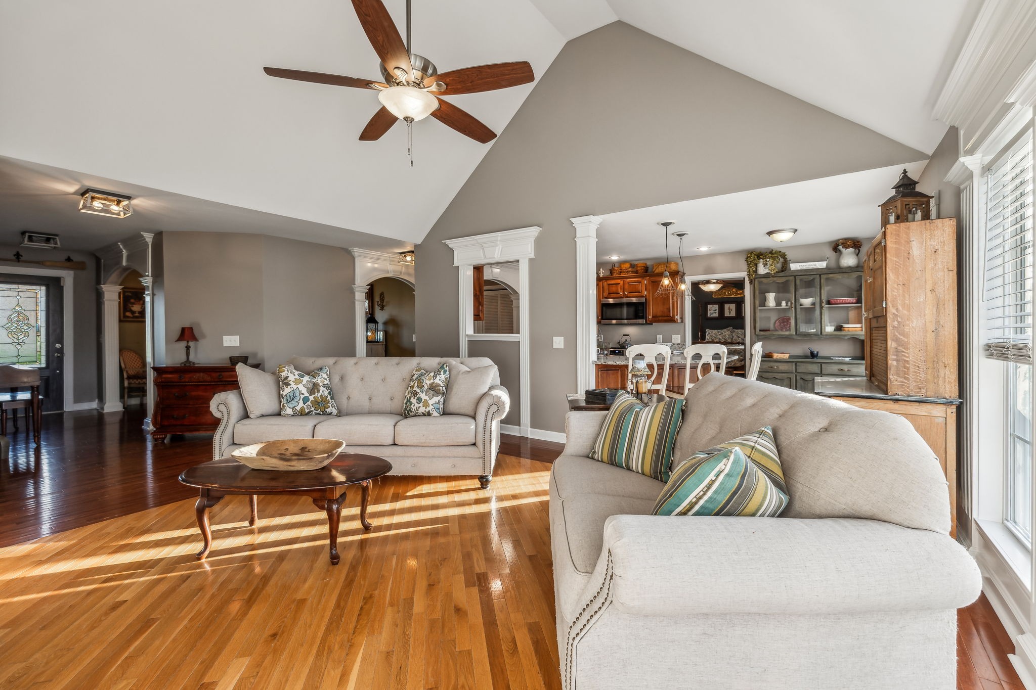 5881 Highway 31 W