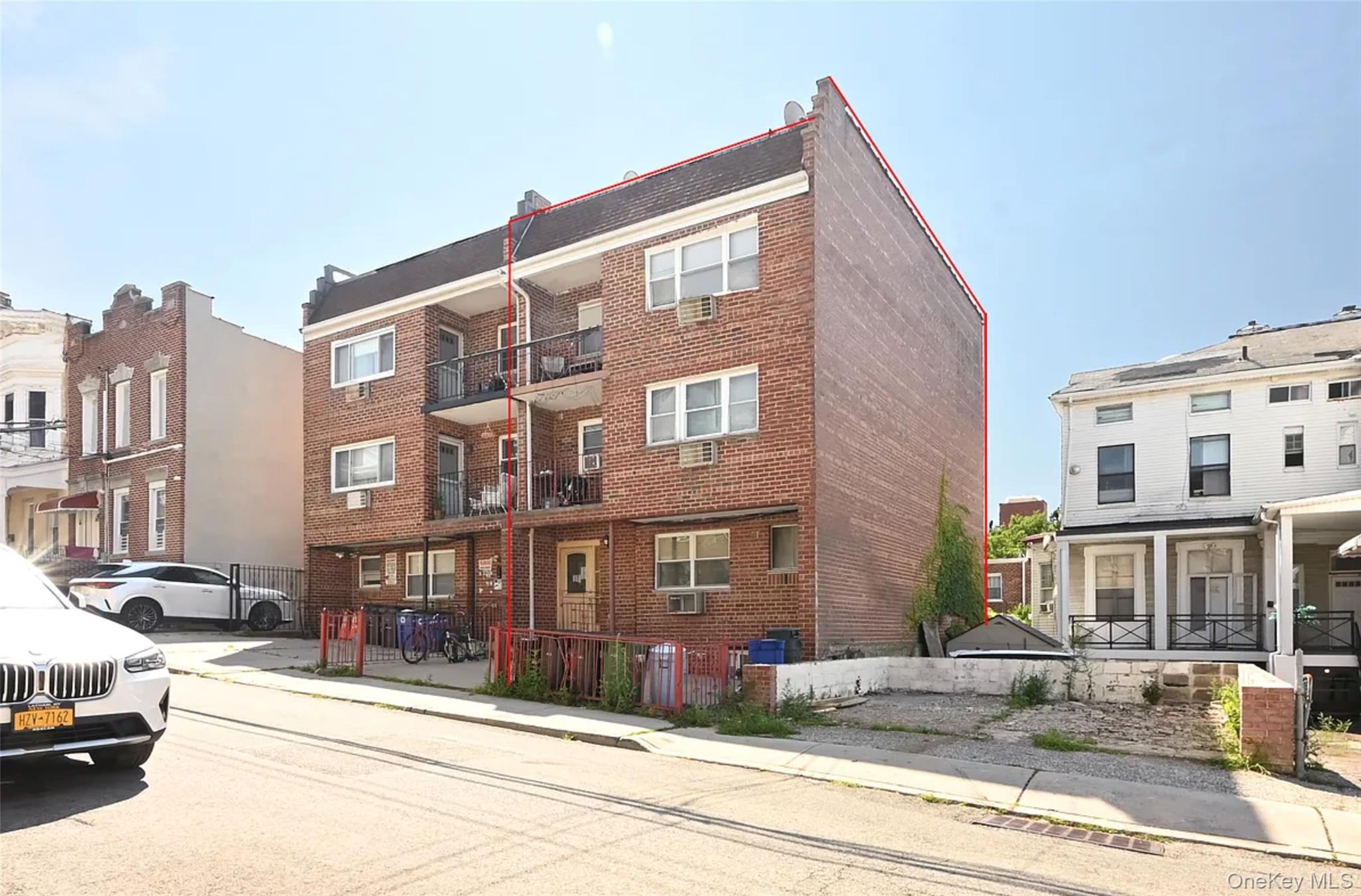 Welcome to 25-40 14th Place, a premier 5-family, free-market investment opportunity. The property is well-maintained and features a versatile unit mix:- Five 1-bedroom units- One 2-bedroom unit- Finished basementThis building is currently fully rented, providing immediate cash flow for an investor looking to acquire a turnkey asset in a strong rental market.Please let us know if you would like to receive the full setup, rent roll, or schedule a walkthrough.